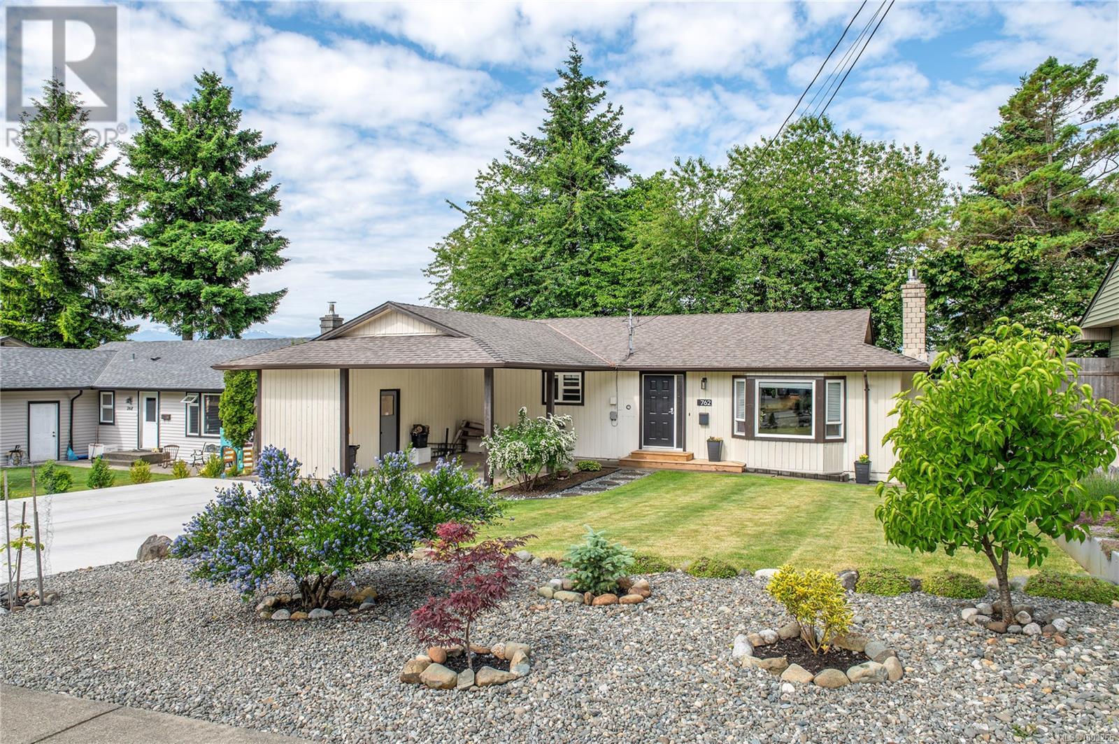 Property at 762 Christopher Rd image 2