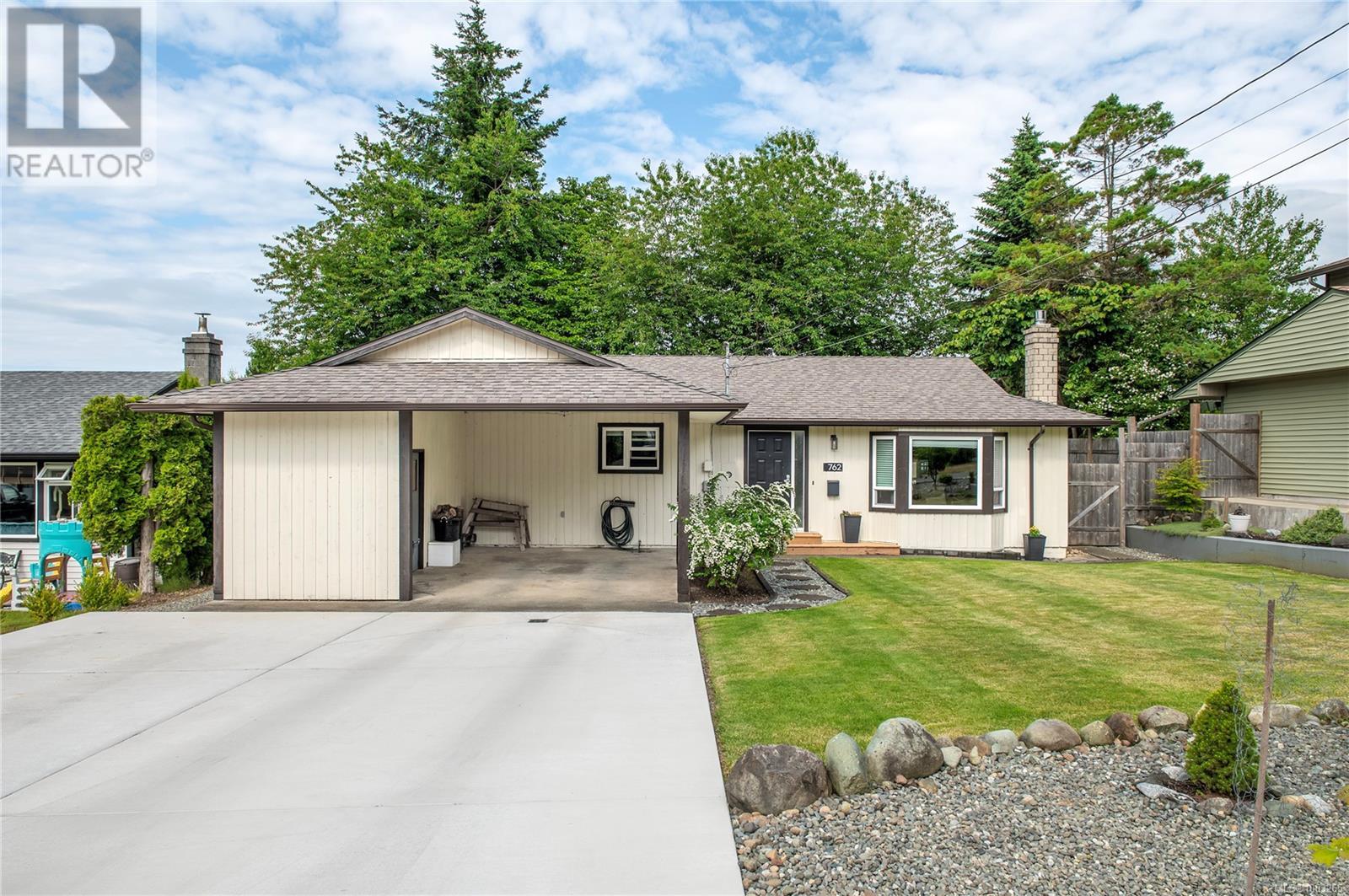 Property at 762 Christopher Rd image 3