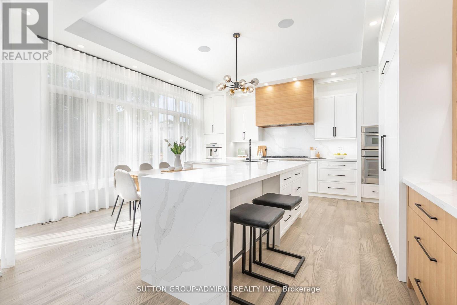 125 Regina Avenue, Toronto (Englemount-Lawrence), Ontario  M6A 1R8 - Photo 10 - C12219962