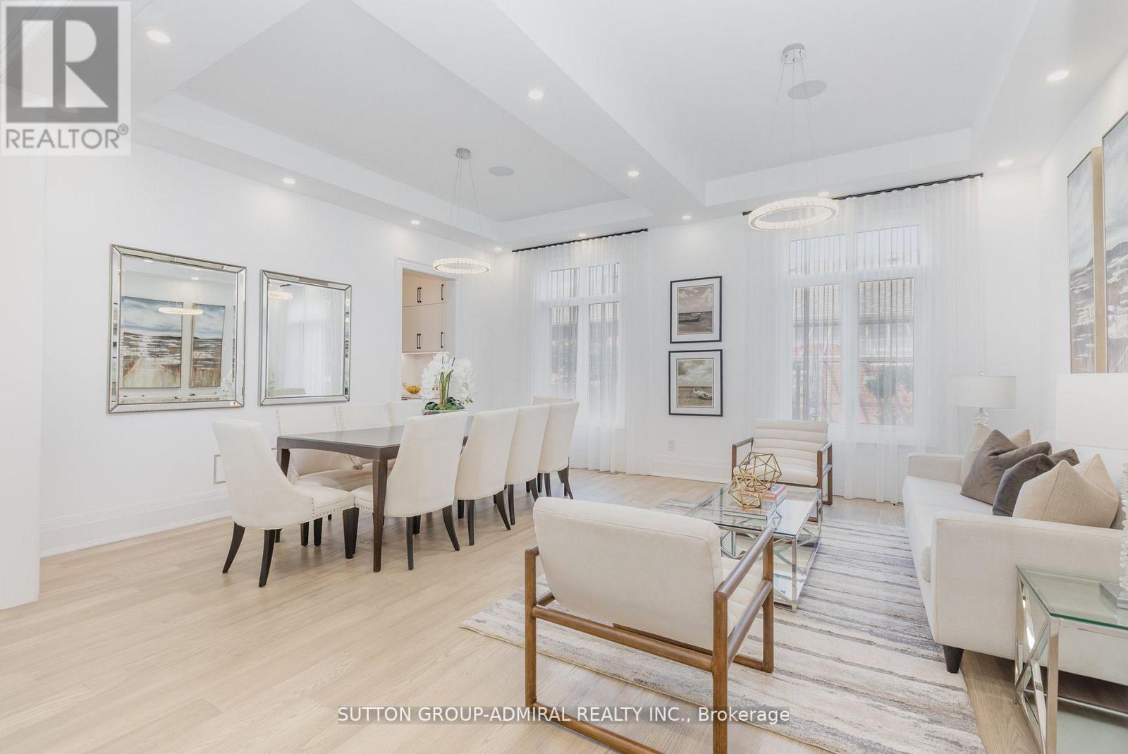 125 Regina Avenue, Toronto (Englemount-Lawrence), Ontario  M6A 1R8 - Photo 6 - C12219962