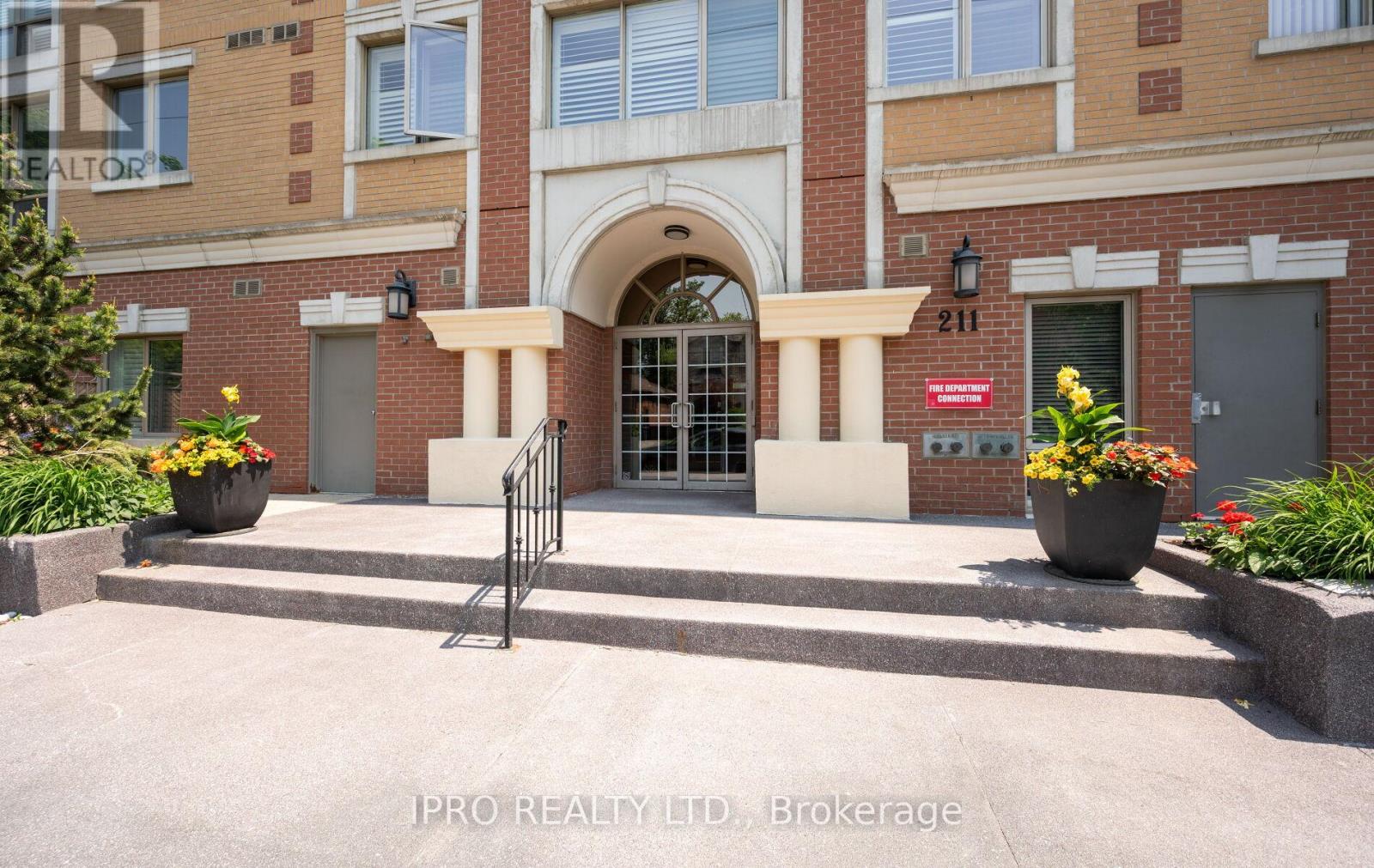 212 - 211 RANDOLPH ROAD N, Toronto, Ontario