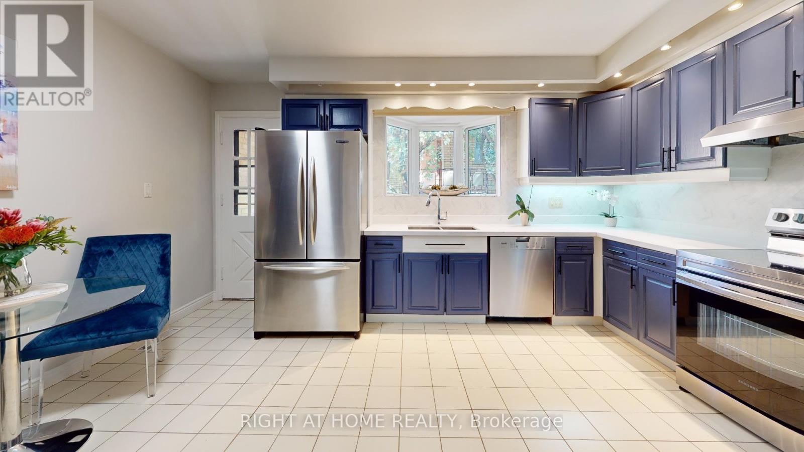 23 Christine Crescent, Toronto (Willowdale West), Ontario  M2R 1A4 - Photo 10 - C12220000
