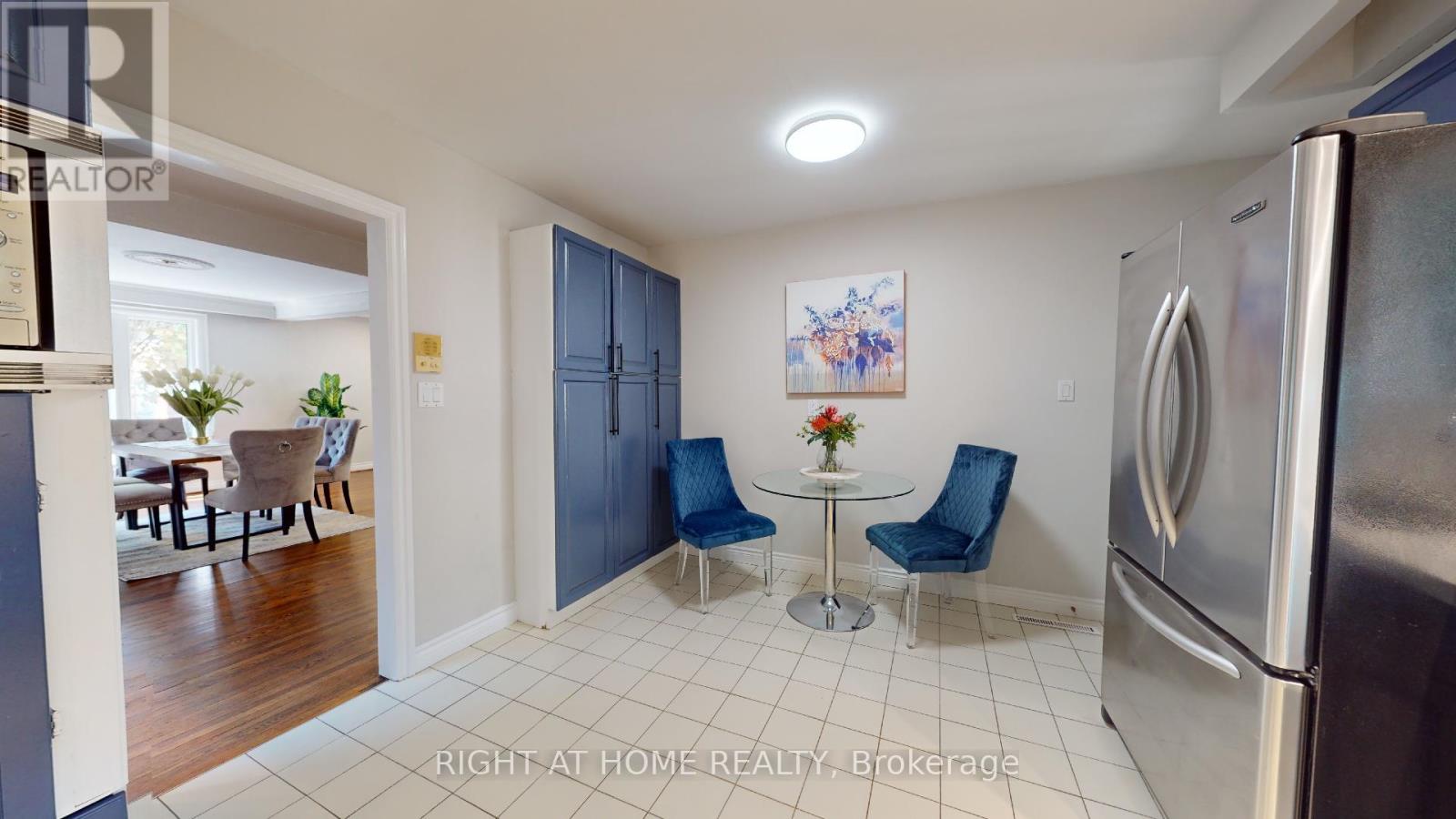 23 Christine Crescent, Toronto (Willowdale West), Ontario  M2R 1A4 - Photo 8 - C12220000