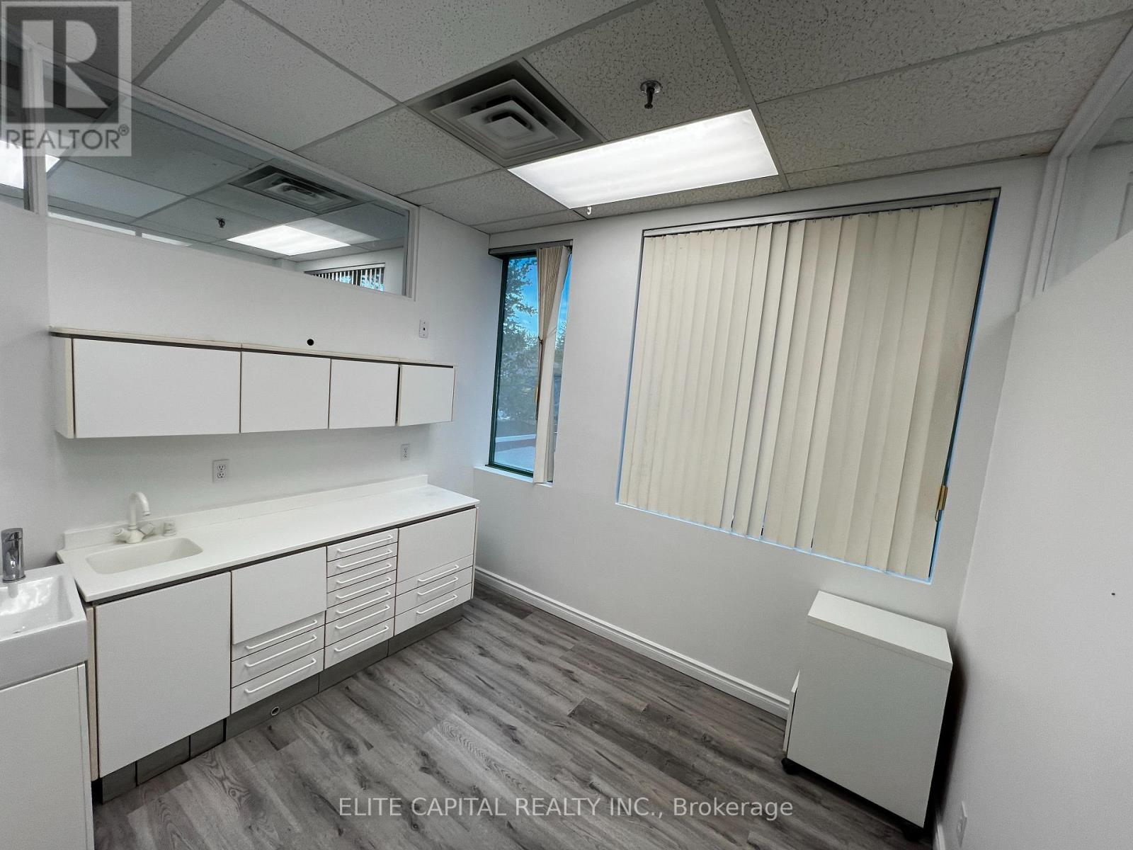 209 - 701 Sheppard Avenue E, Toronto (Bayview Village), Ontario  M2K 2Z3 - Photo 10 - C12220004