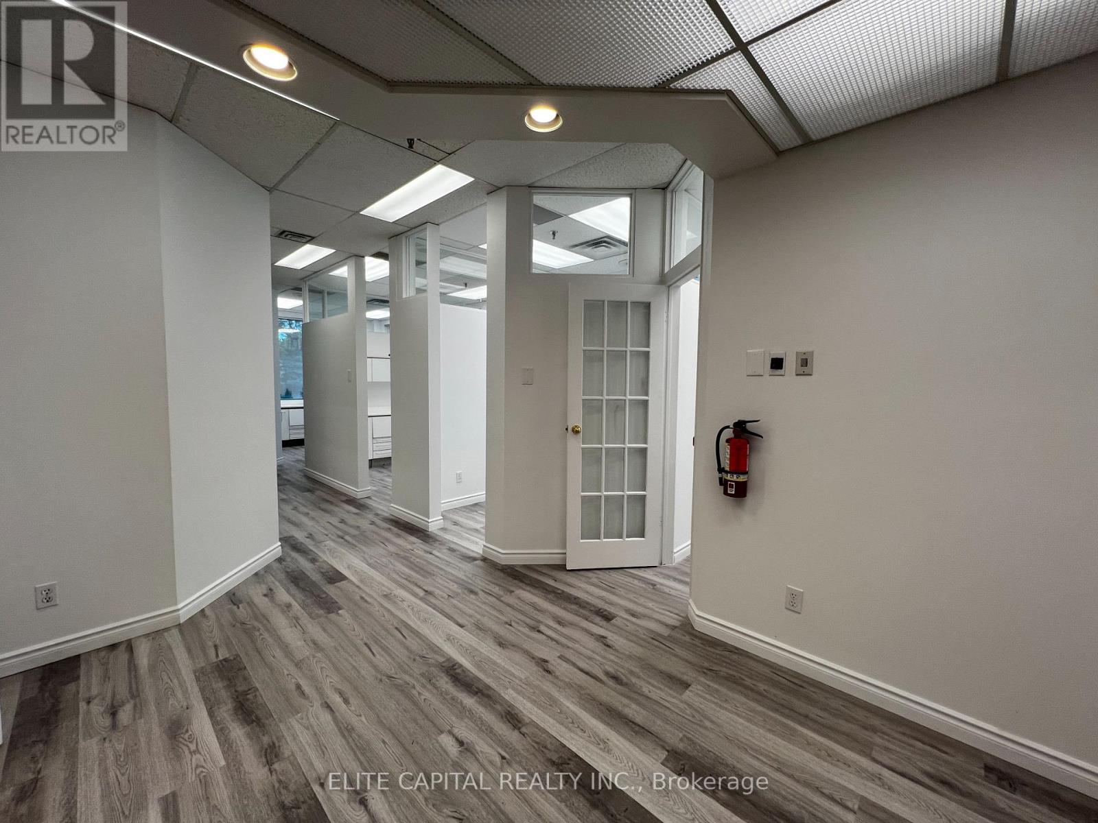209 - 701 Sheppard Avenue E, Toronto (Bayview Village), Ontario  M2K 2Z3 - Photo 2 - C12220004