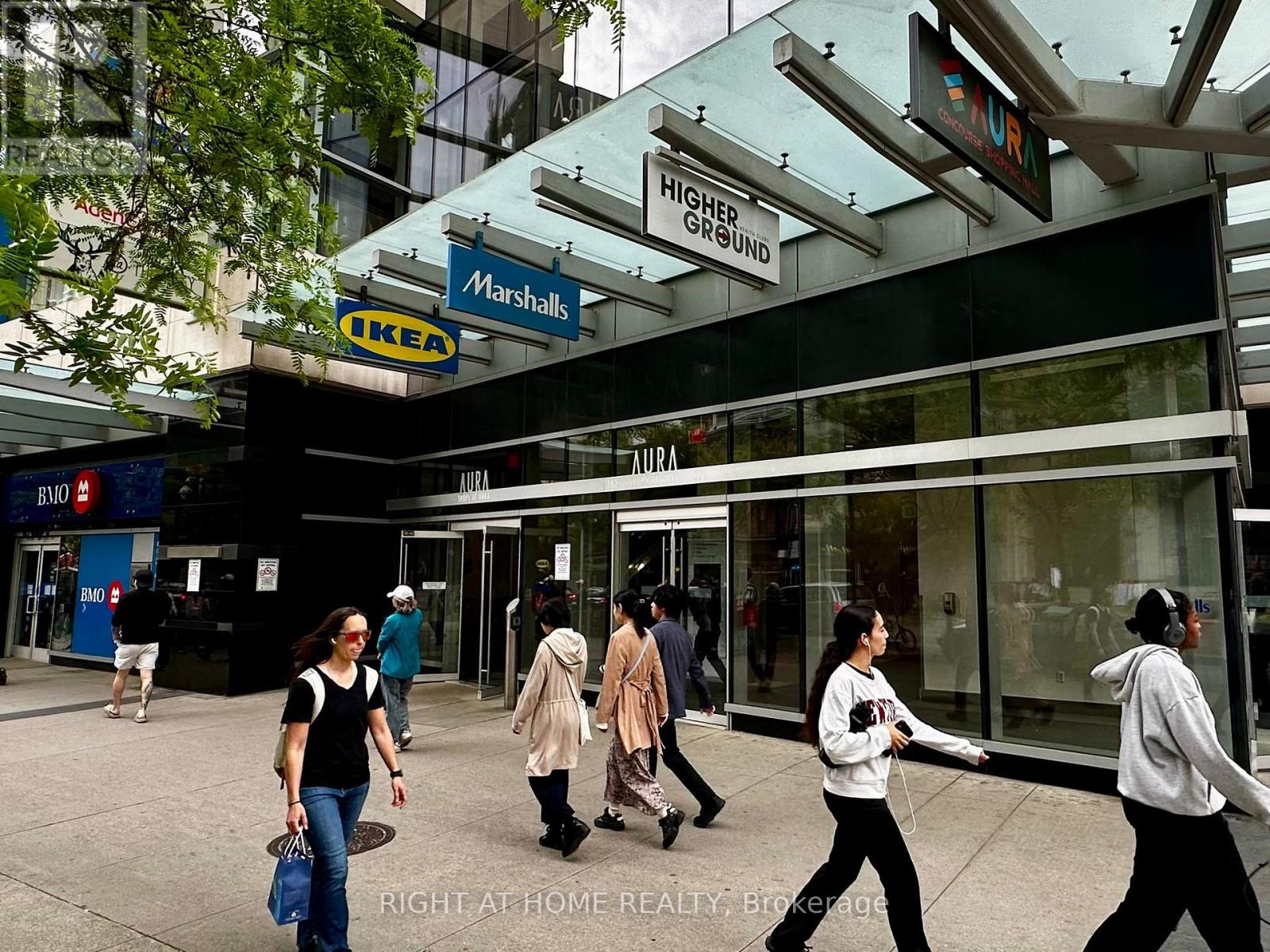 39 - 384 Yonge Street, Toronto (Bay Street Corridor), Ontario  M5B 1S8 - Photo 4 - C12220018