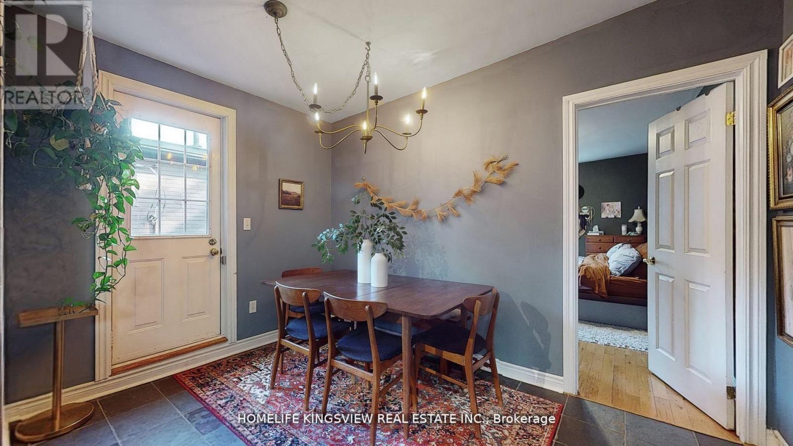 144 Clinton Street, Toronto (Palmerston-Little Italy), Ontario  M6G 2Y3 - Photo 10 - C12220120