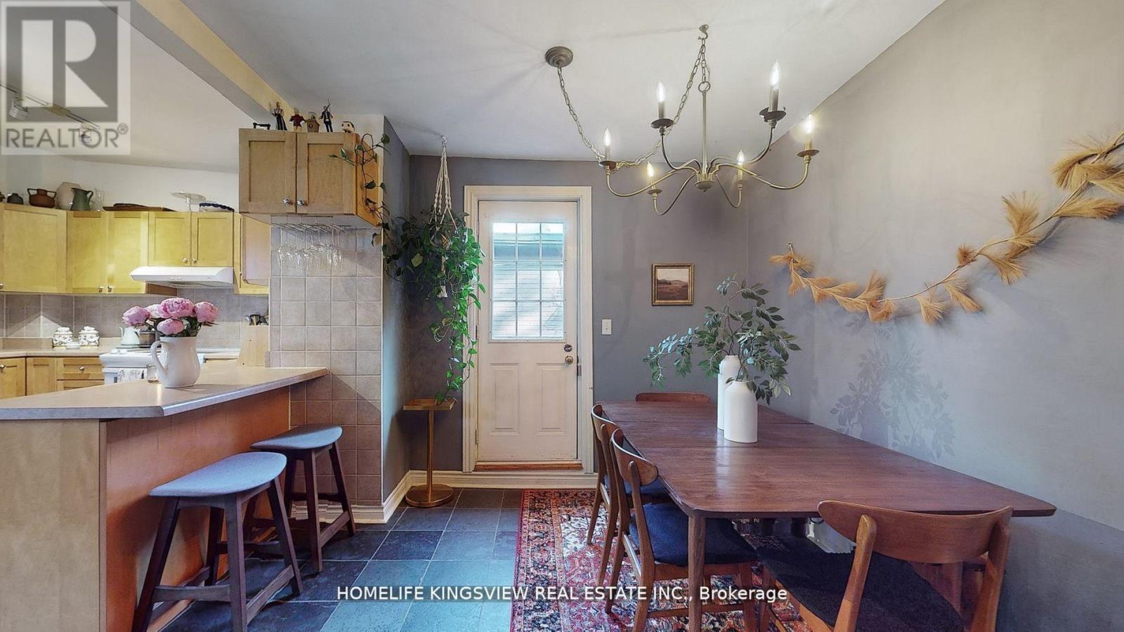 144 Clinton Street, Toronto (Palmerston-Little Italy), Ontario  M6G 2Y3 - Photo 11 - C12220120