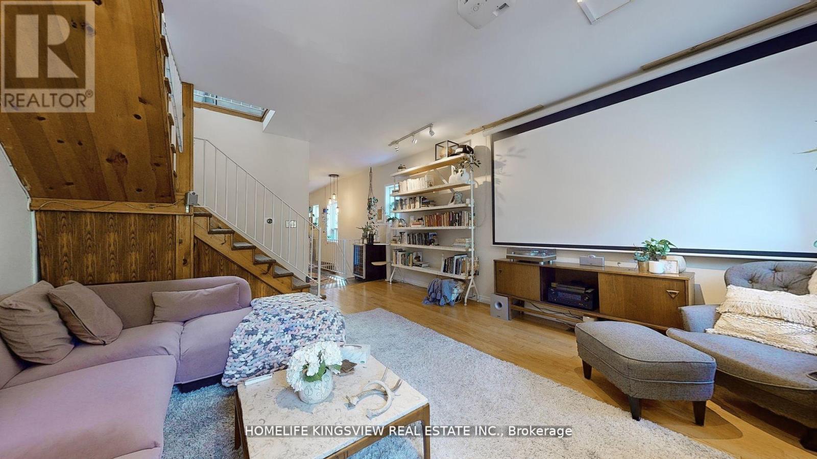 144 Clinton Street, Toronto (Palmerston-Little Italy), Ontario  M6G 2Y3 - Photo 6 - C12220120