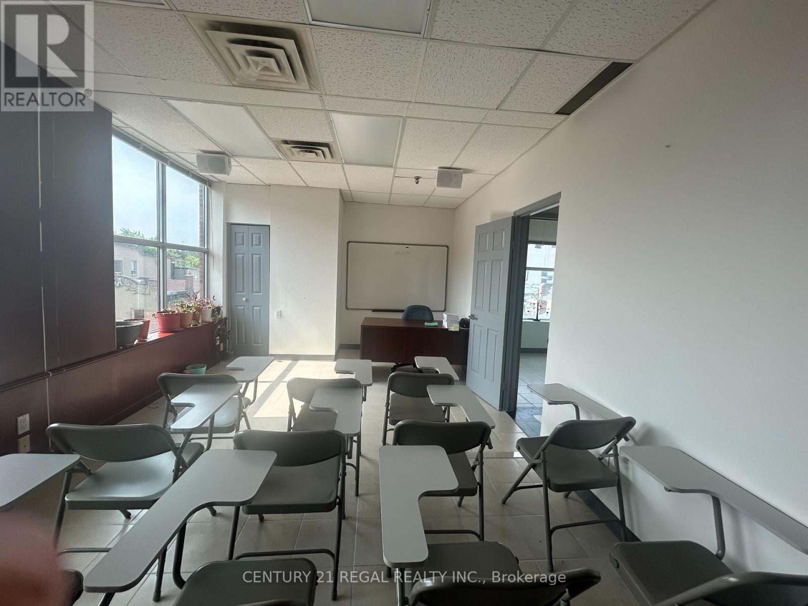 307 - 280 Spadina Avenue, Toronto, Ontario M5T 3A5 - Photo 5 - C12220275