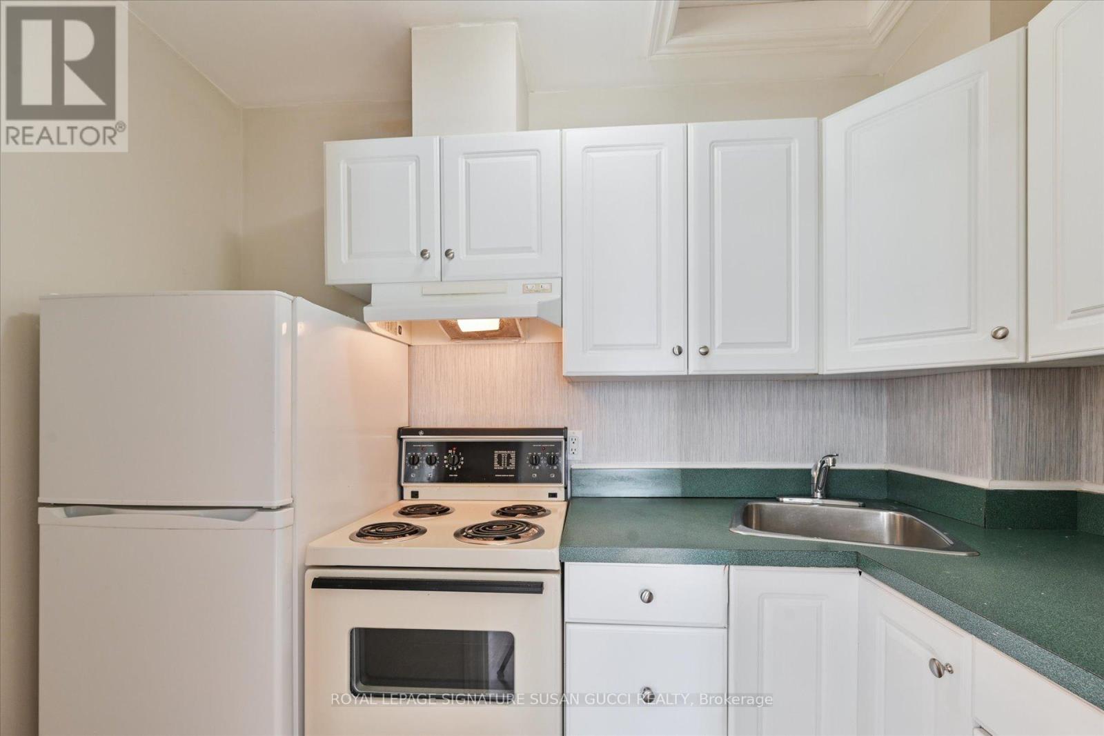 454 Donlands Avenue, Toronto, Ontario M4J 3S5 - Photo 18 - E12219917