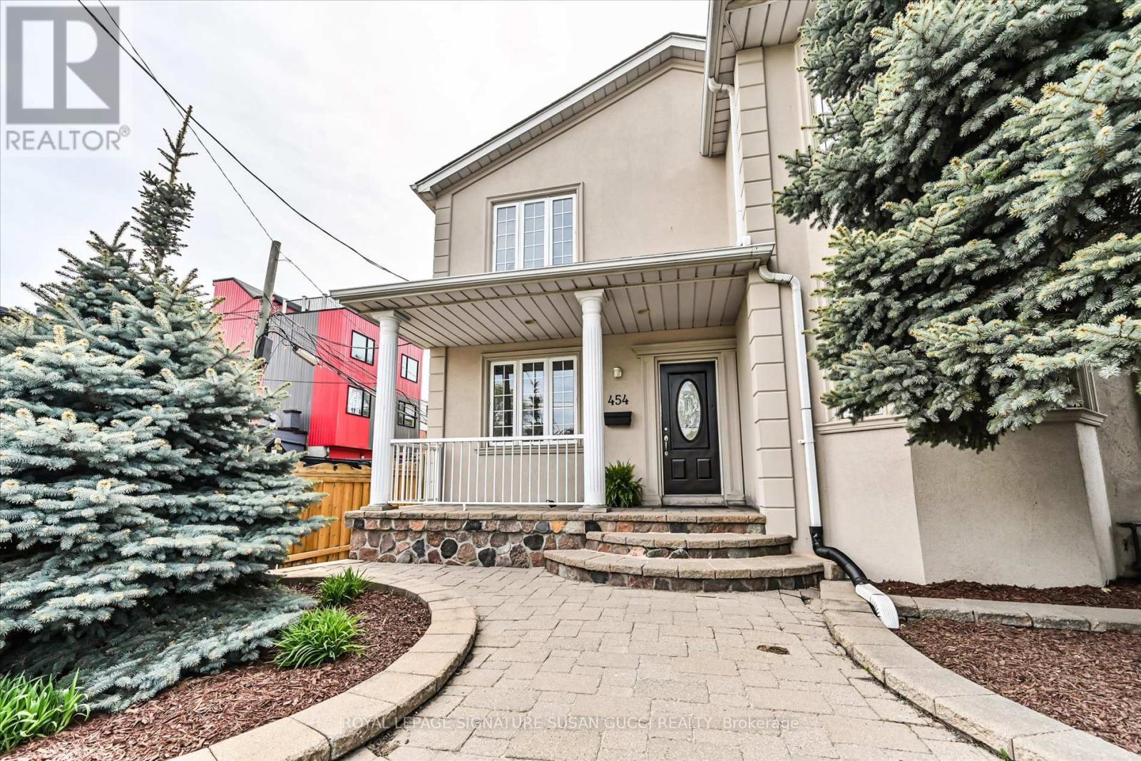 454 Donlands Avenue, Toronto, Ontario M4J 3S5 - Photo 2 - E12219917