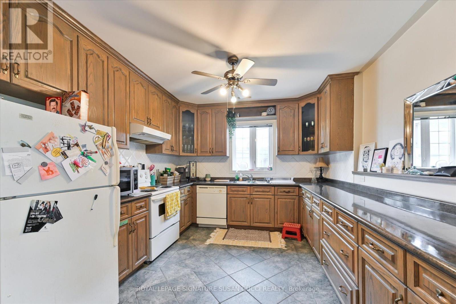 454 Donlands Avenue, Toronto, Ontario M4J 3S5 - Photo 32 - E12219917