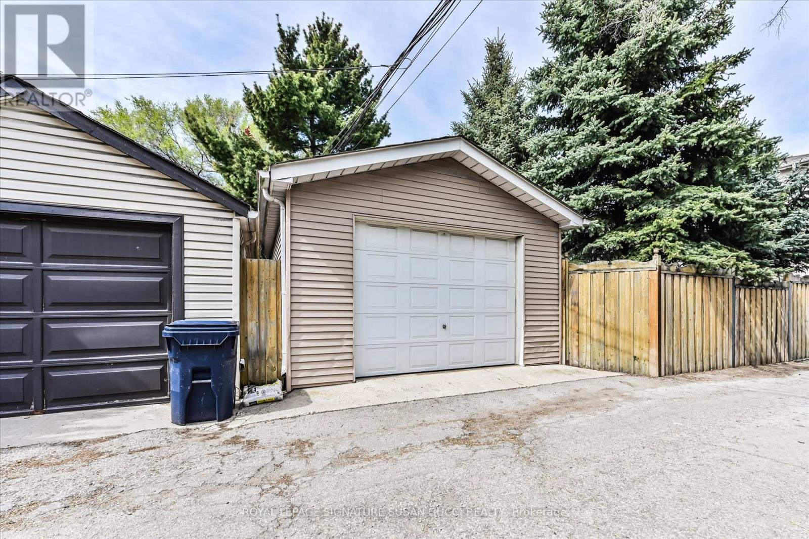 454 Donlands Avenue, Toronto, Ontario M4J 3S5 - Photo 49 - E12219917