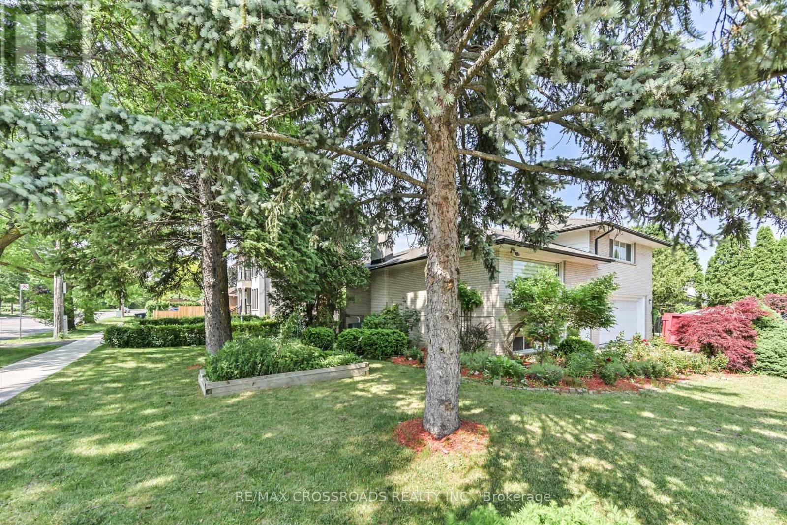 2 EASTPARK BOULEVARD, Toronto, Ontario