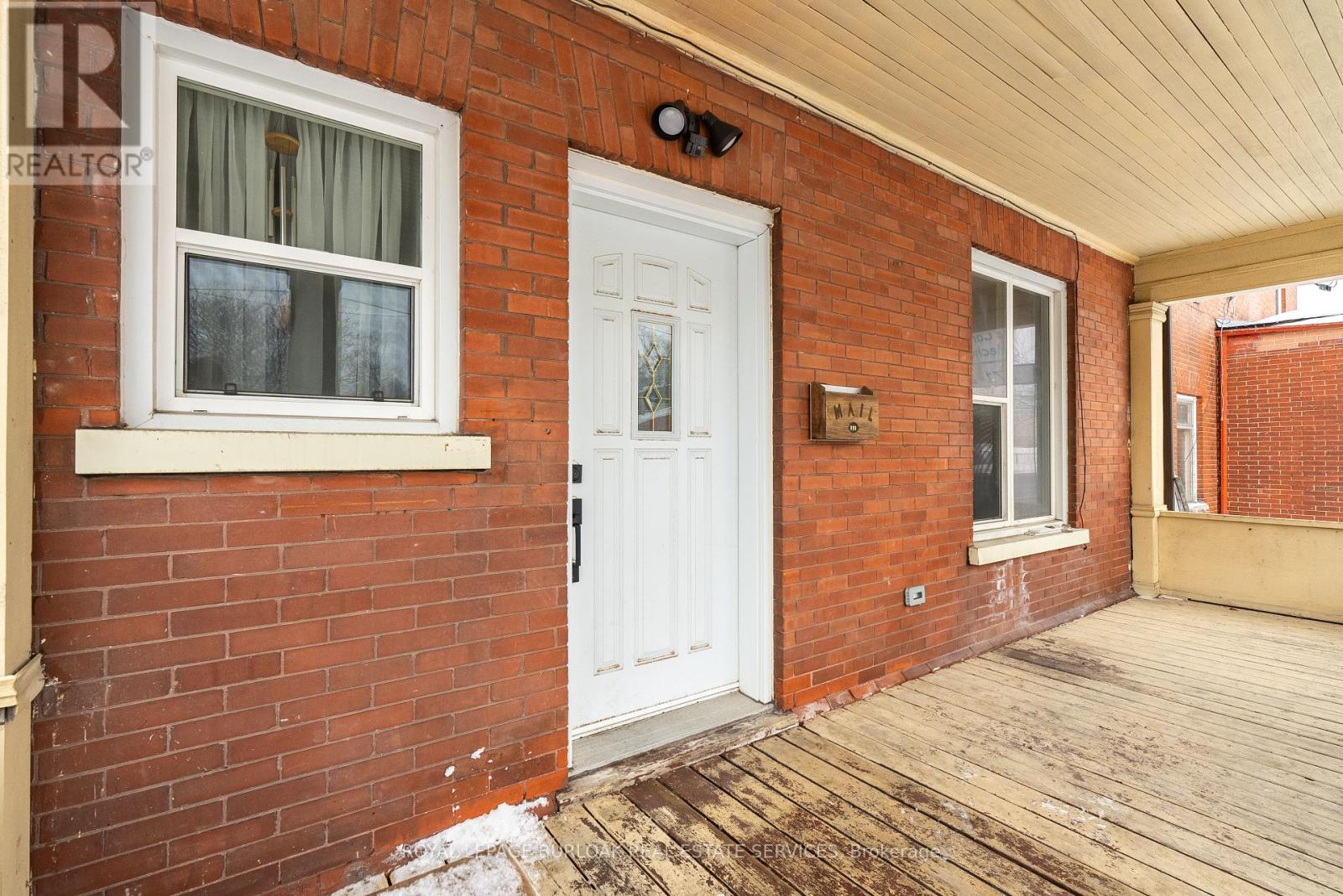 Property at 191 SIMCOE STREET S image 5