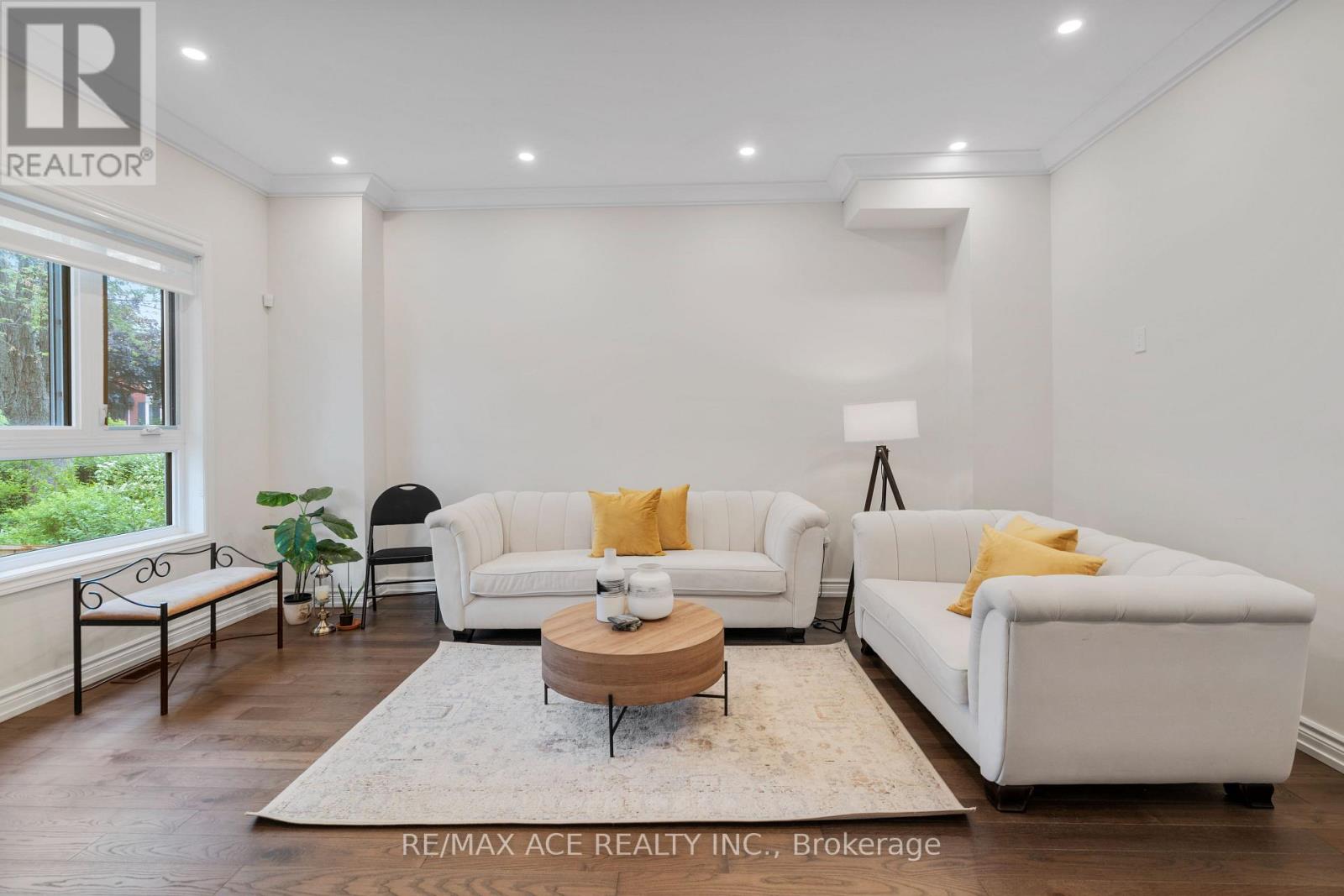 Property at 149 MCINTOSH STREET image 5