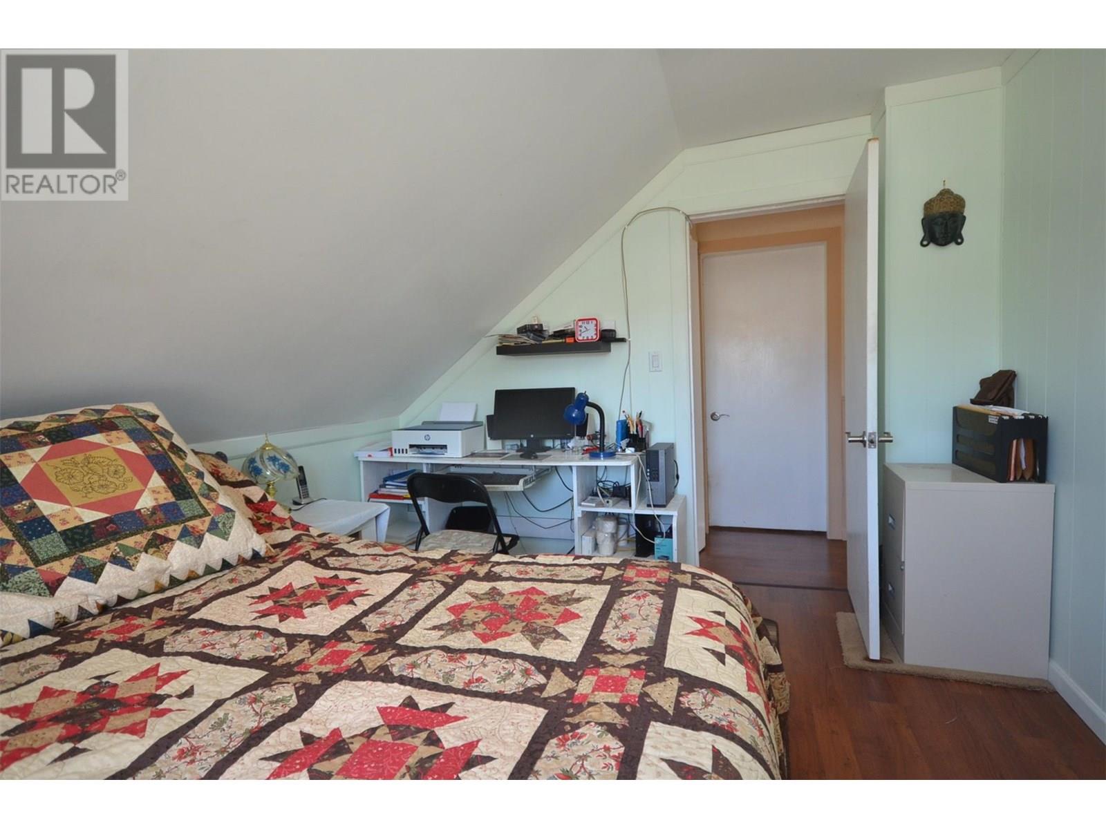 Property at 1814 43 Avenue image 5
