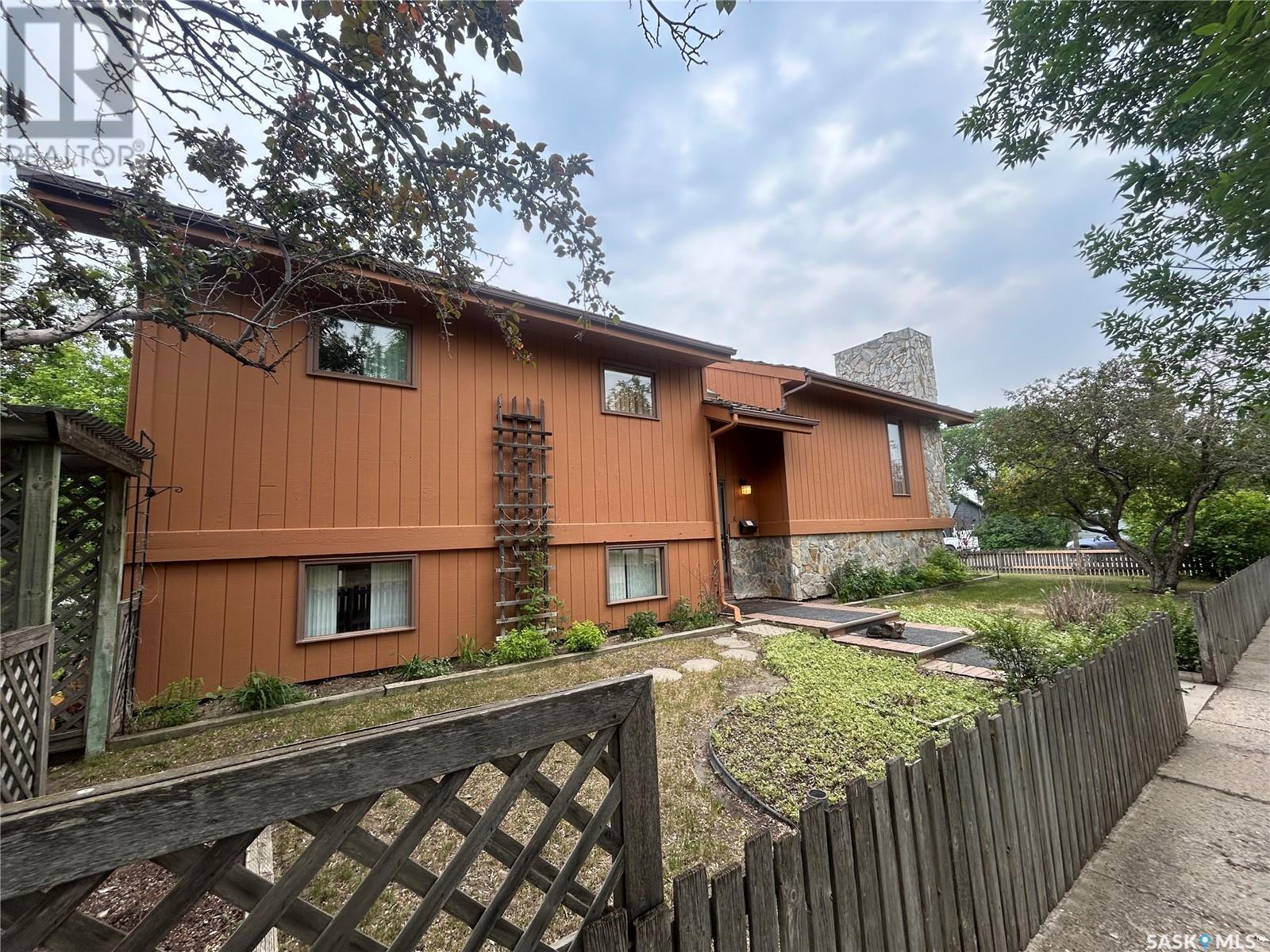 Property at 445 3rd STREET image 3
