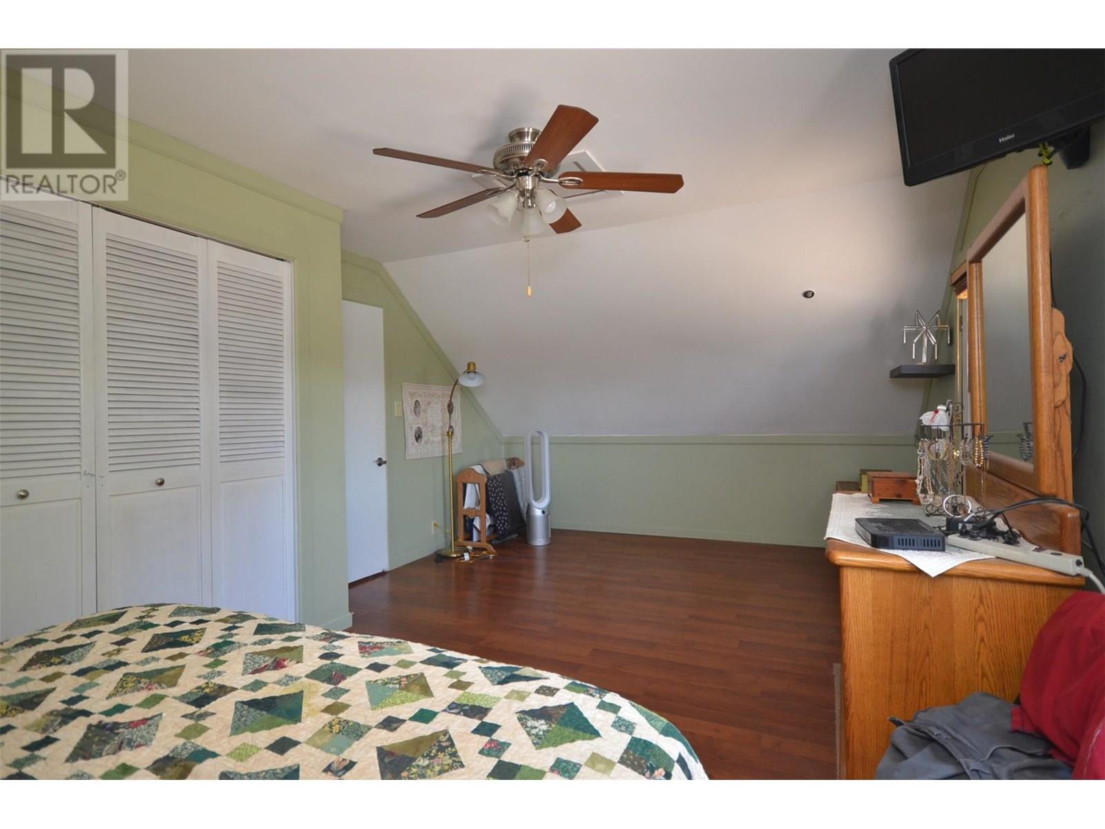 Property at 1814 43 Avenue image 2