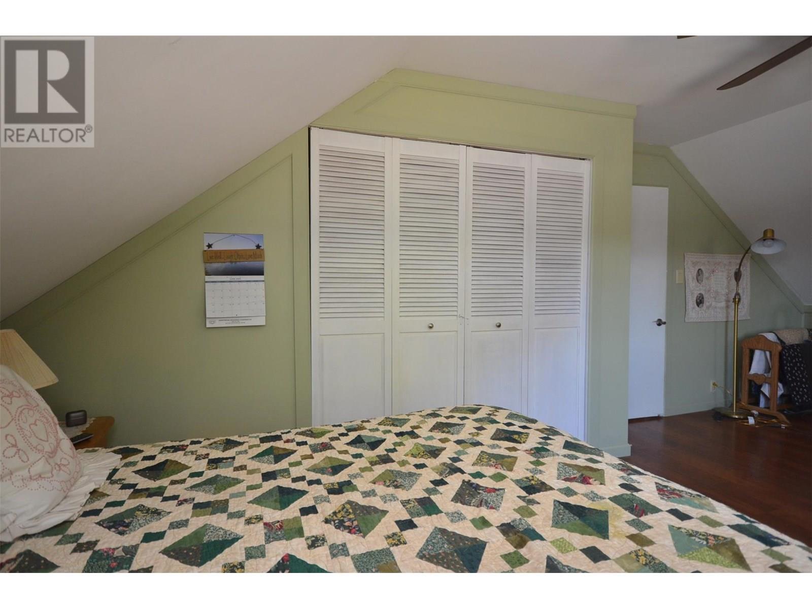 Property at 1814 43 Avenue image 3