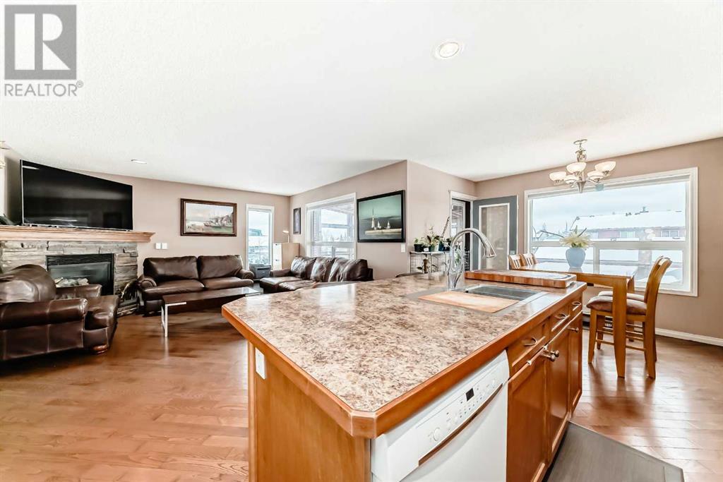 Property at 250 Eversyde Close SW image 5