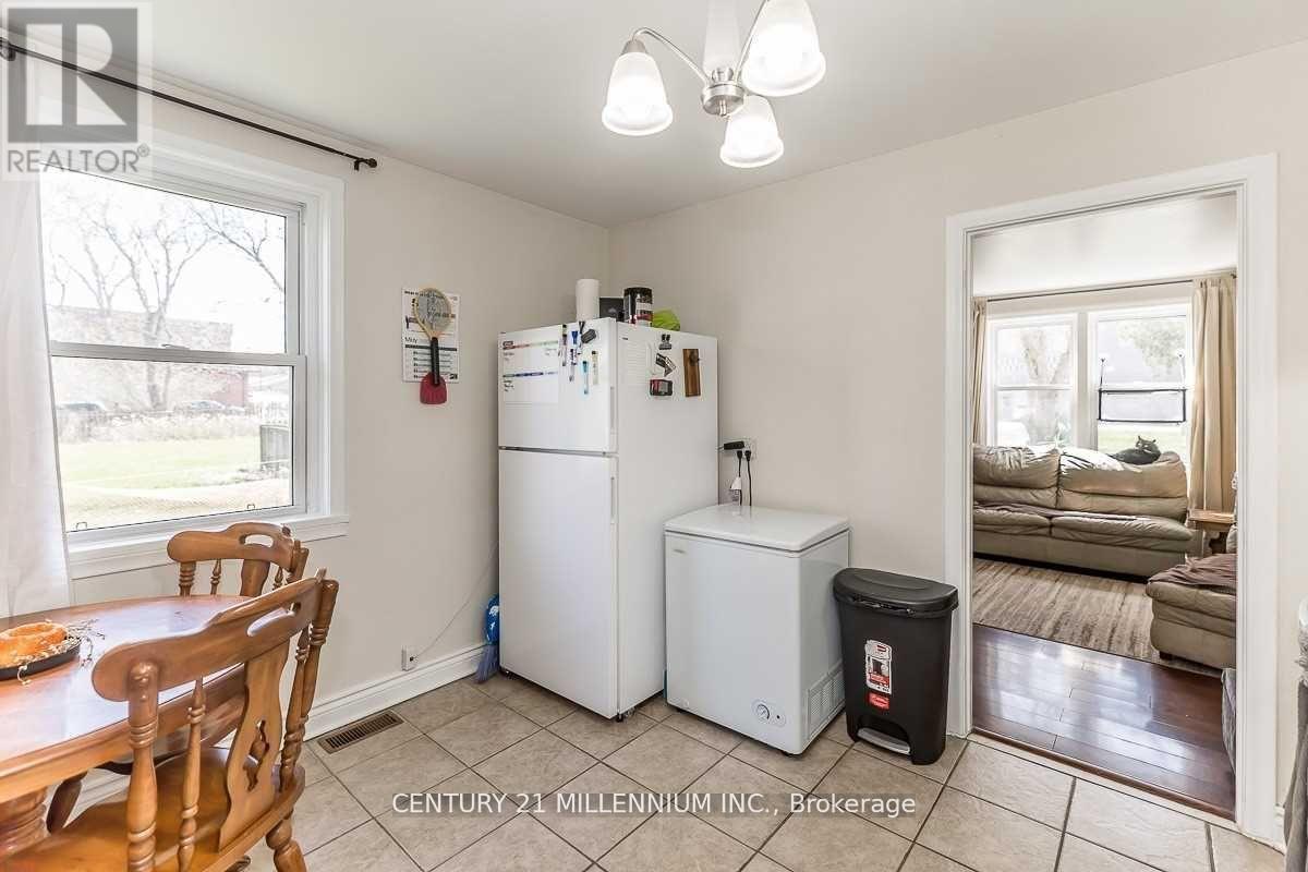 Main - 23 Second Street, New Tecumseth, Ontario L0G 1A0 - Photo 10 - N12220017