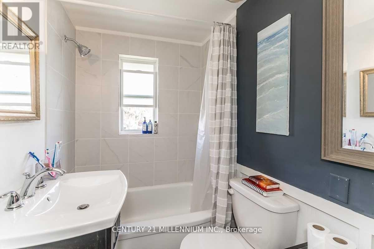 Main - 23 Second Street, New Tecumseth, Ontario L0G 1A0 - Photo 2 - N12220017