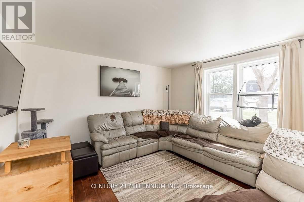 Main - 23 Second Street, New Tecumseth, Ontario L0G 1A0 - Photo 6 - N12220017