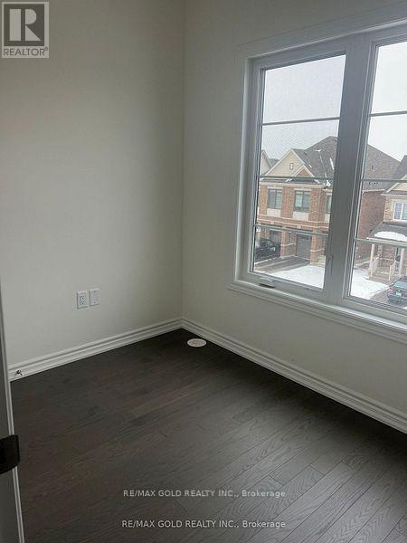 47 Montrose Boulevard, Bradford West Gwillimbury, Ontario  L3Z 4P1 - Photo 13 - N12220118