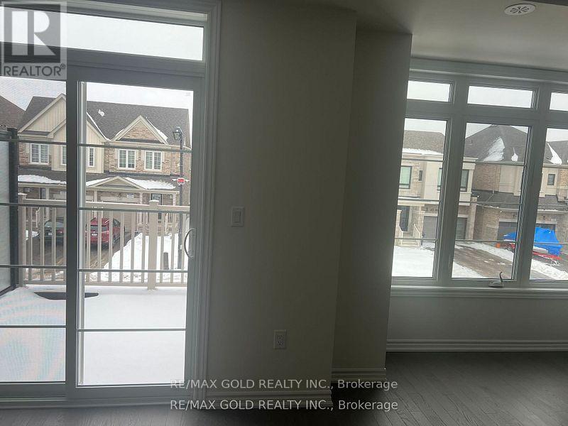 47 Montrose Boulevard, Bradford West Gwillimbury, Ontario  L3Z 4P1 - Photo 4 - N12220118