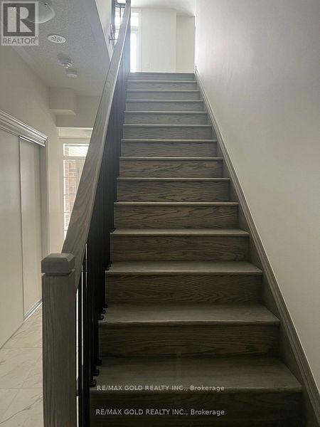 47 Montrose Boulevard, Bradford West Gwillimbury, Ontario  L3Z 4P1 - Photo 7 - N12220118