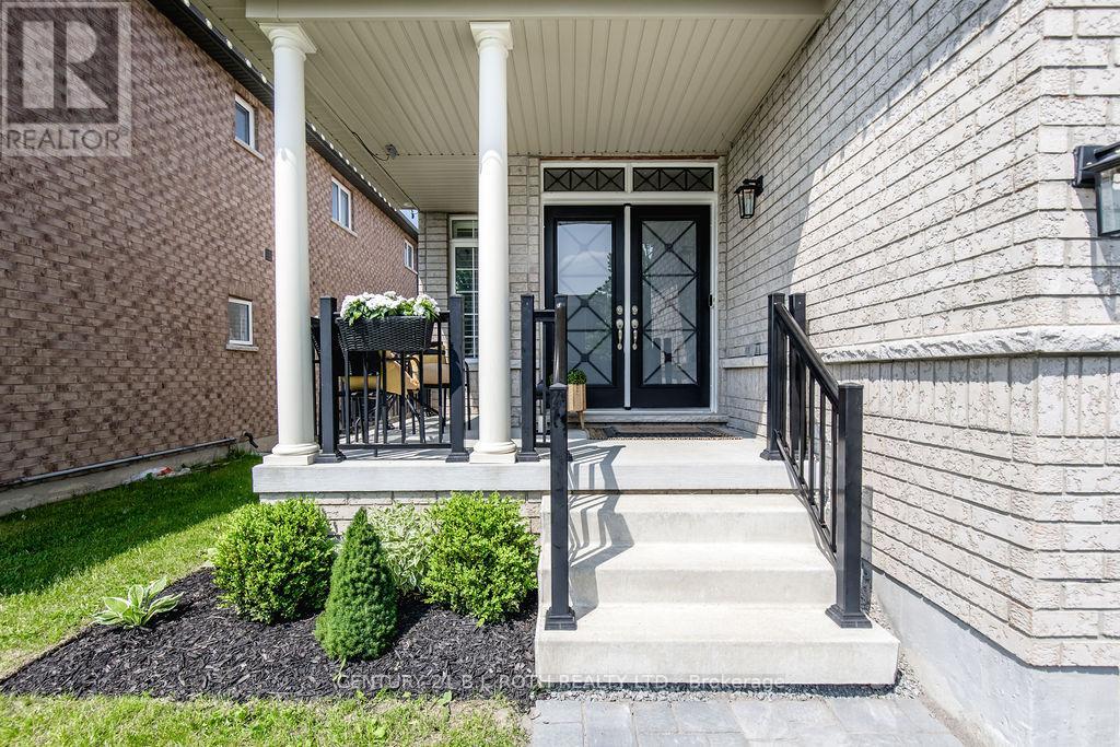 Property at 20 WESTMINSTER CIRCLE image 2