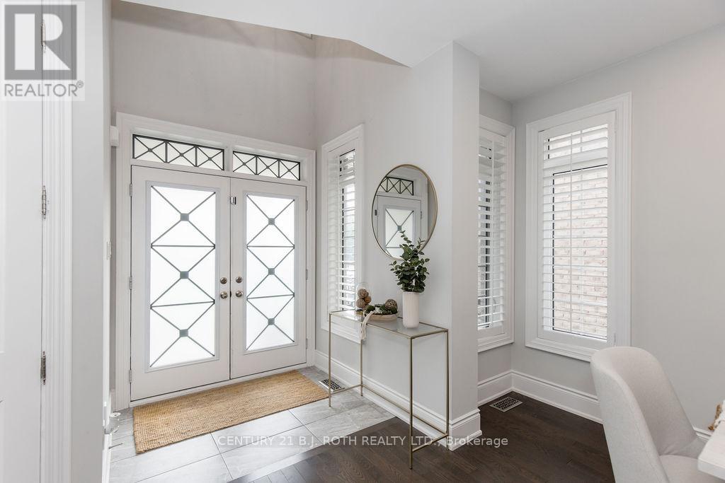 Property at 20 WESTMINSTER CIRCLE image 3