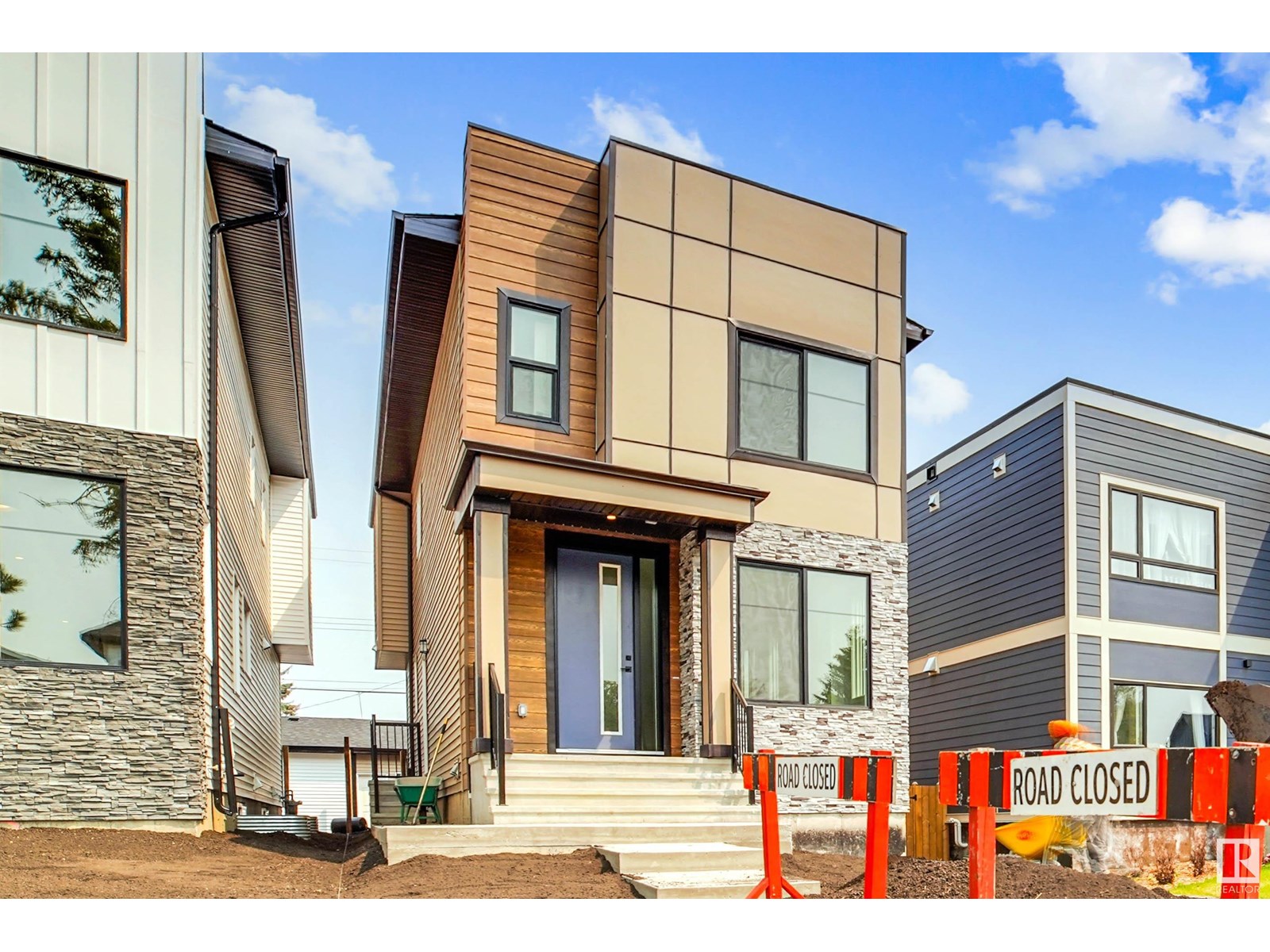 9811 155 St Nw, Edmonton, Alberta  T5P 2L1 - Photo 1 - E4442368