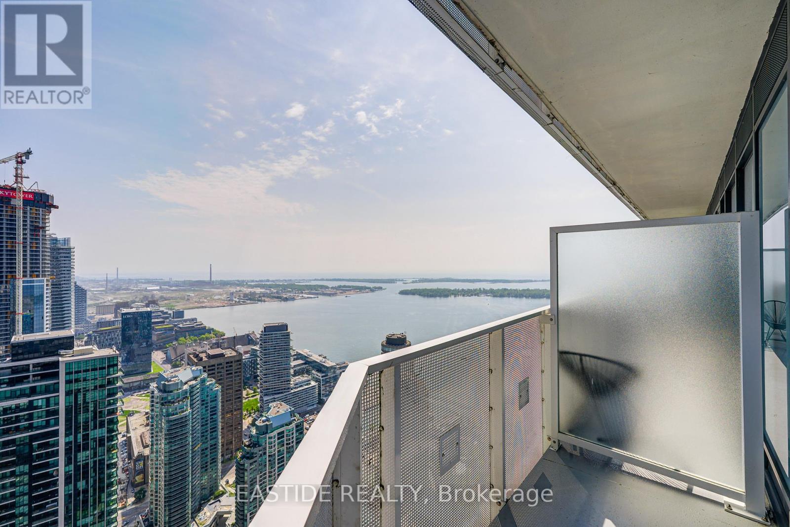 6305 - 88 Harbour Street, Toronto, Ontario  M5J 1B7 - Photo 24 - C12060883