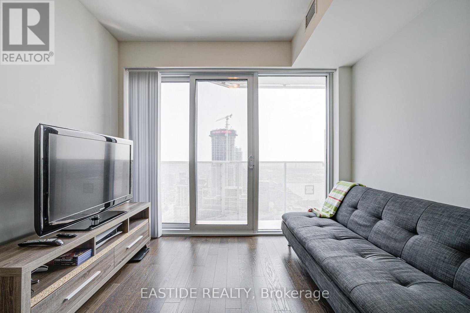 6305 - 88 Harbour Street, Toronto, Ontario  M5J 1B7 - Photo 11 - C12060883