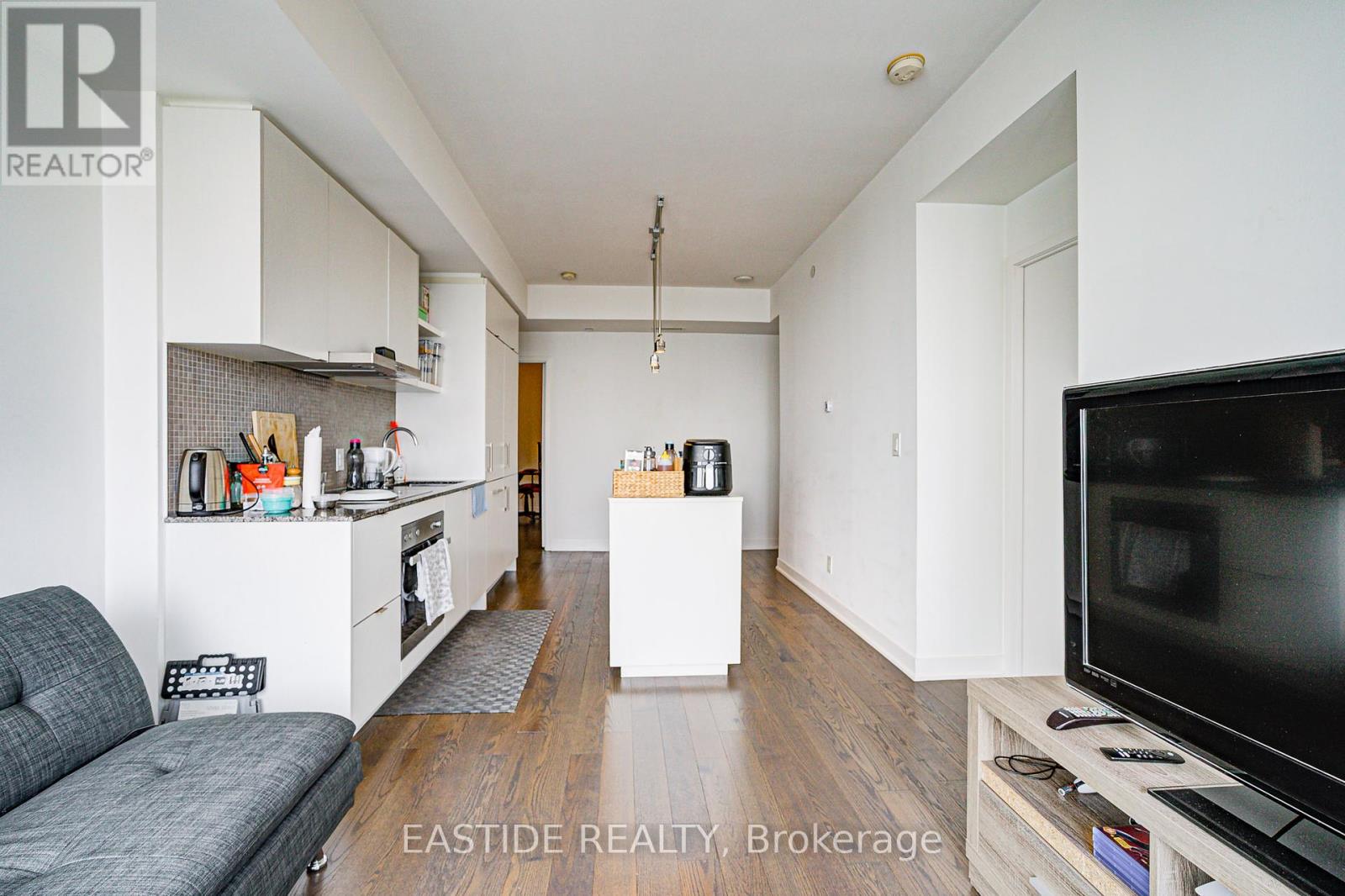 6305 - 88 Harbour Street, Toronto, Ontario  M5J 1B7 - Photo 14 - C12060883