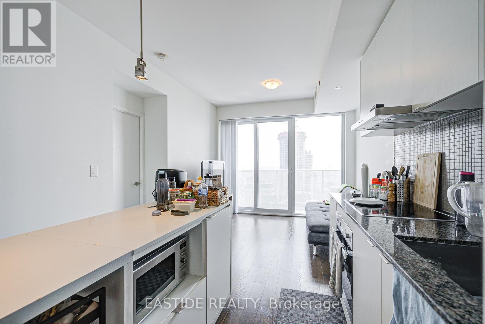 6305 - 88 Harbour Street, Toronto, Ontario  M5J 1B7 - Photo 10 - C12060883