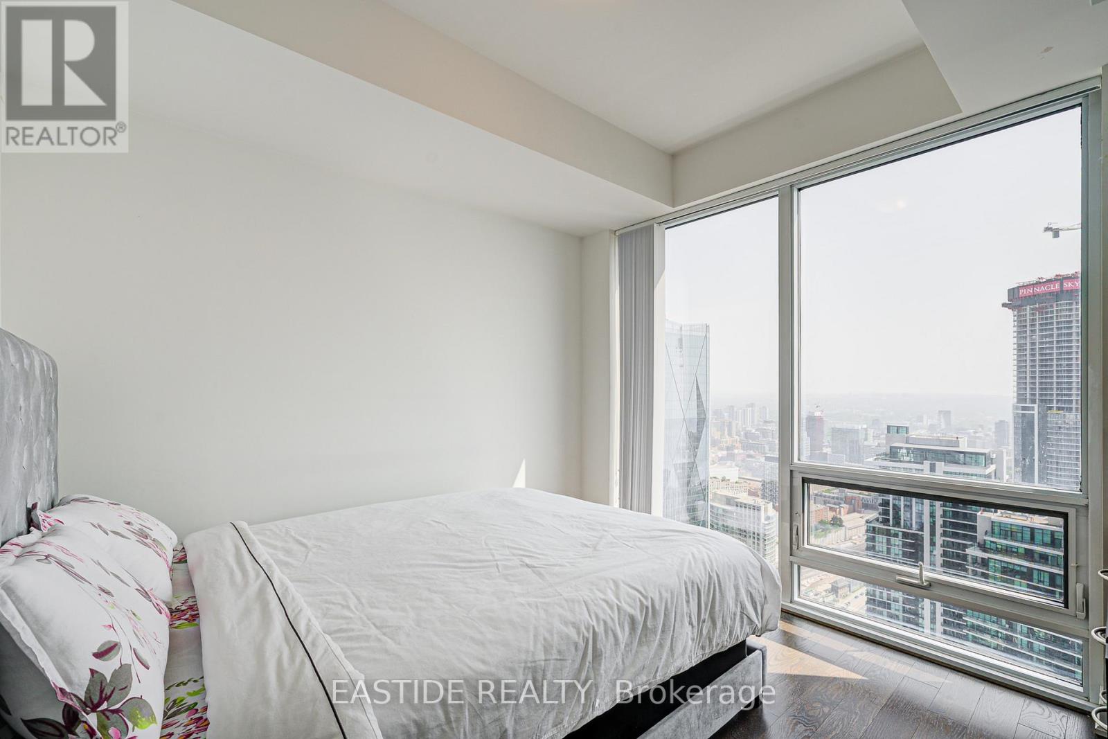 6305 - 88 Harbour Street, Toronto, Ontario  M5J 1B7 - Photo 16 - C12060883