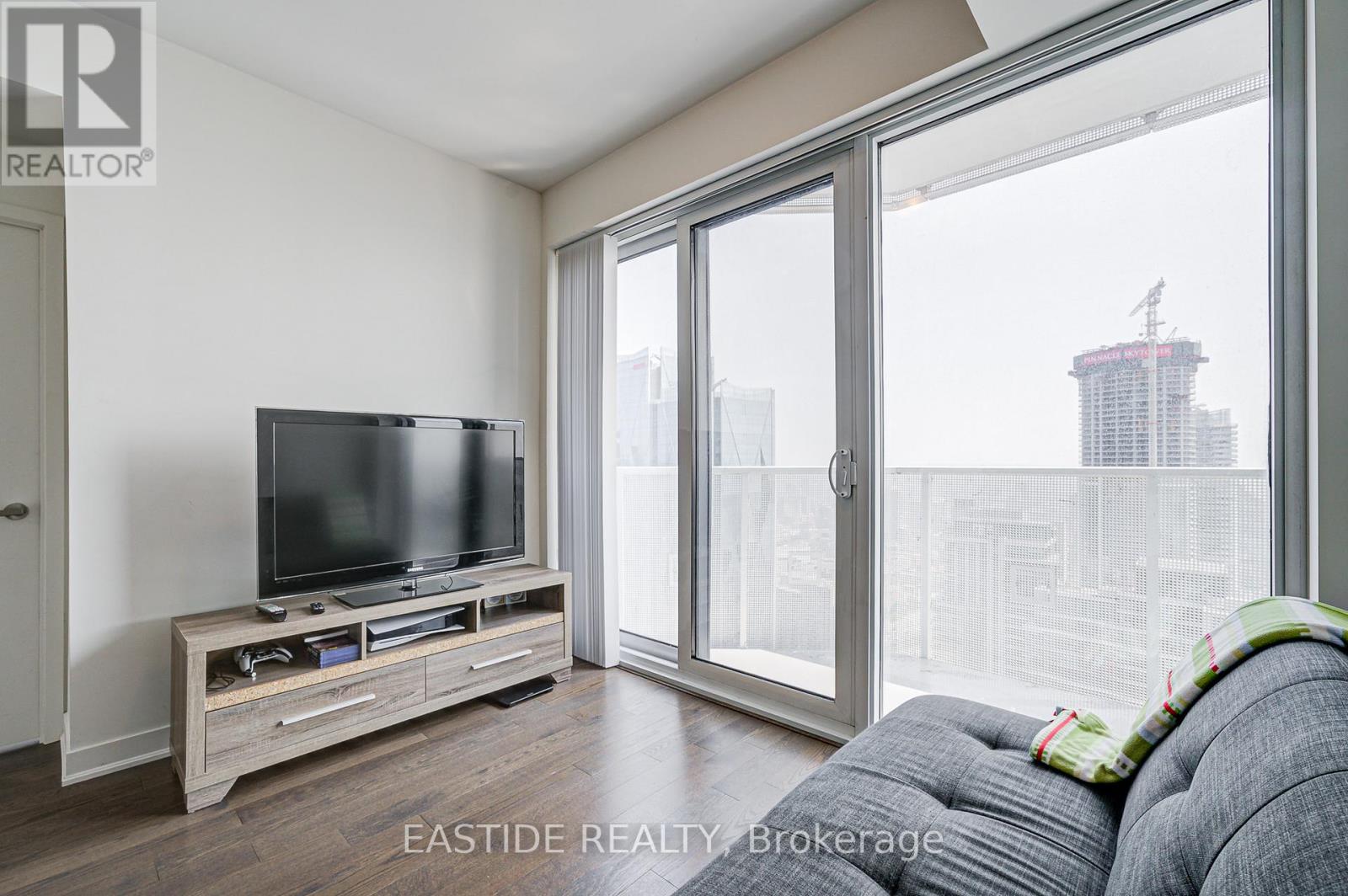 6305 - 88 Harbour Street, Toronto, Ontario  M5J 1B7 - Photo 12 - C12060883