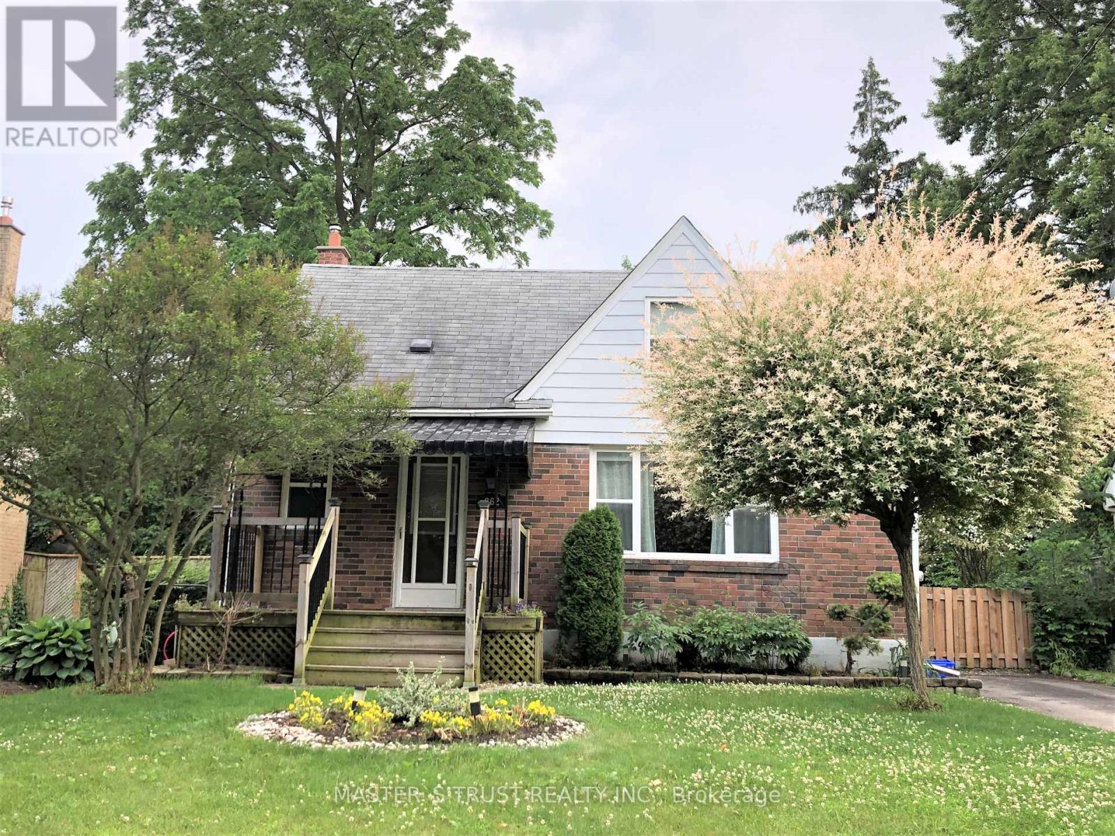 262 QUEEN MARY DRIVE SE, Oakville, Ontario