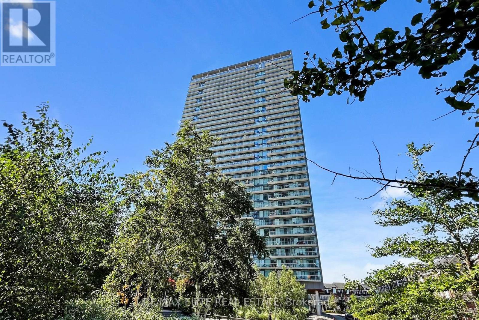 2004 - 105 THE QUEENSWAY AVENUE, Toronto, Ontario