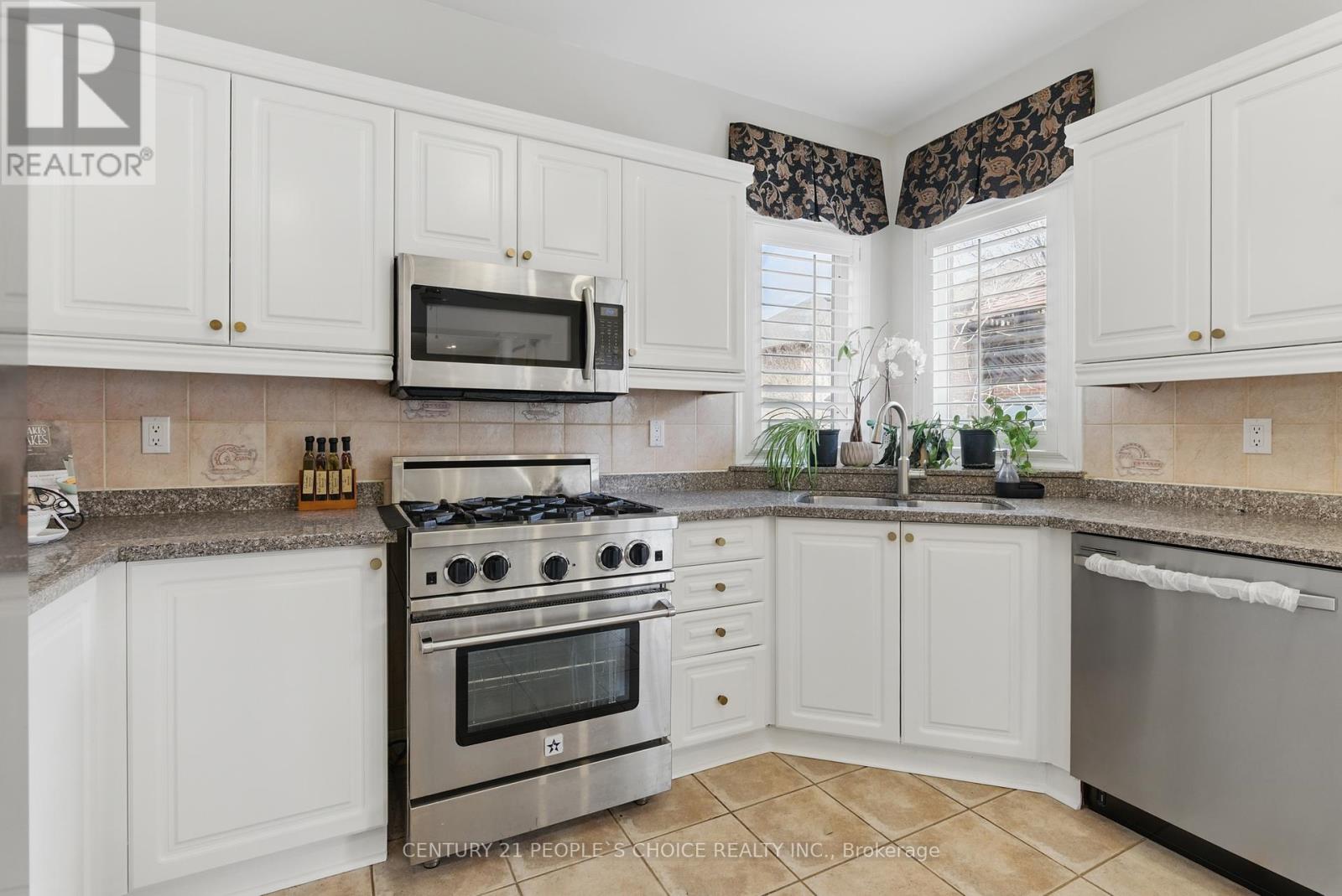 488 Morning Dove Drive, Oakville, Ontario  L6H 7A5 - Photo 10 - W12220082