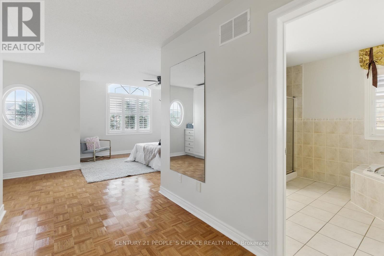 488 Morning Dove Drive, Oakville, Ontario  L6H 7A5 - Photo 17 - W12220082