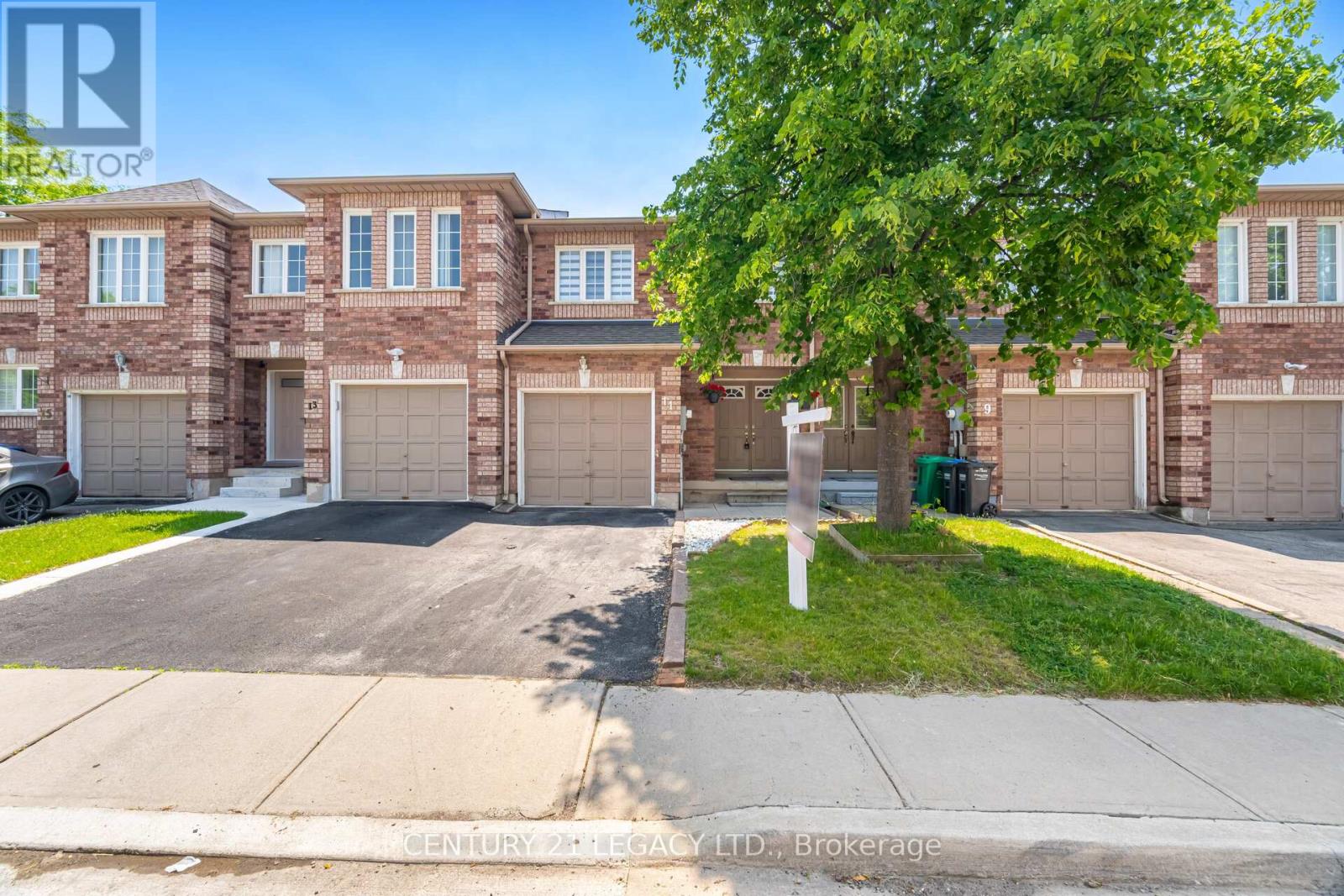 Property at 11 - 100 BRICKYARD WAY image 2