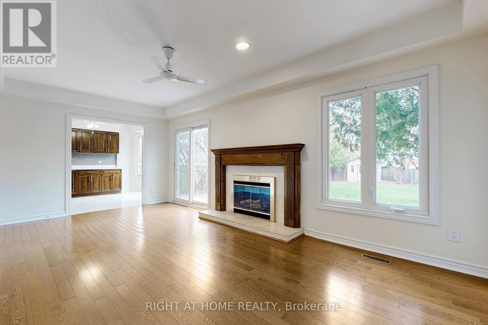 Property at 3298 PILCOM CRESCENT image 2