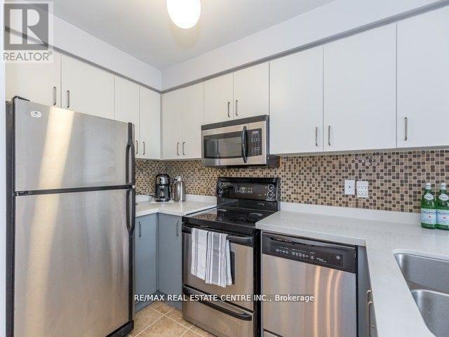 69 - 601 Shoreline Drive, Mississauga (Cooksville), Ontario  L5B 4K7 - Photo 6 - W12220143