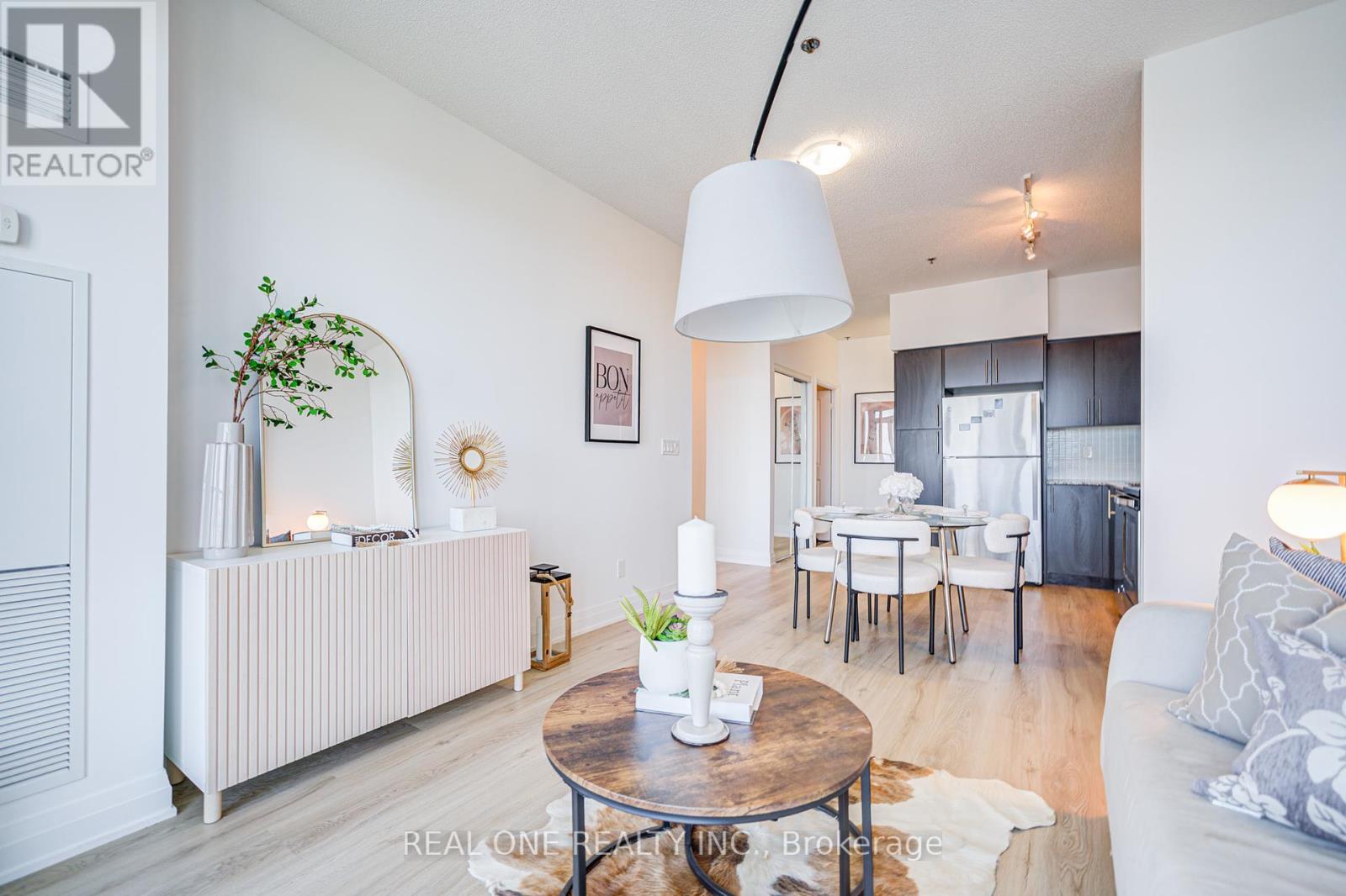 Property at 1008 - 55 SPEERS ROAD image 4