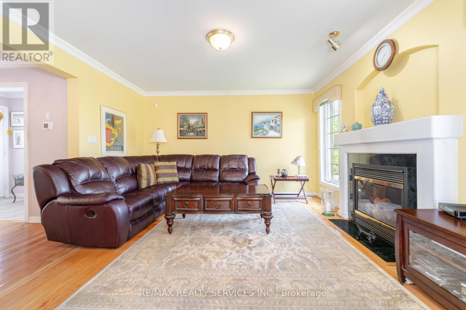18 Sherbo Crescent, Brampton (Fletcher's Meadow), Ontario  L7A 2A1 - Photo 15 - W12220330